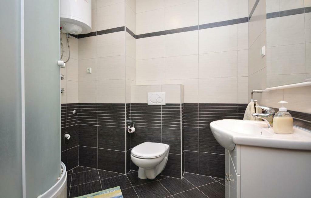 Apartment Orange Макарска Экстерьер фото