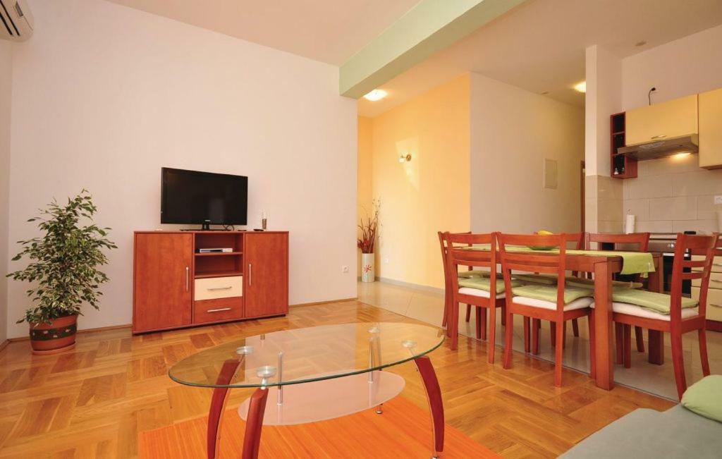 Apartment Orange Макарска Экстерьер фото