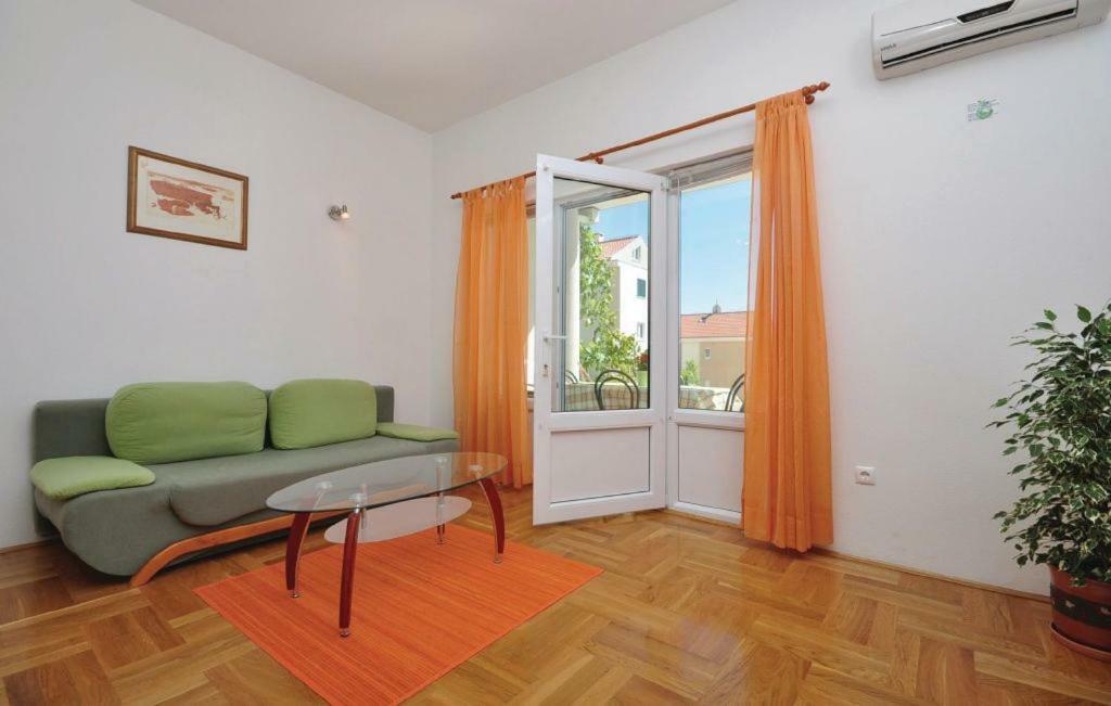 Apartment Orange Макарска Экстерьер фото